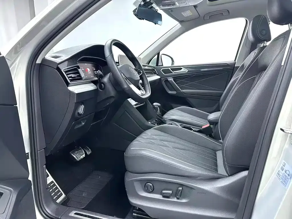 Volkswagen Tiguan L 2022 из CN, фото 5