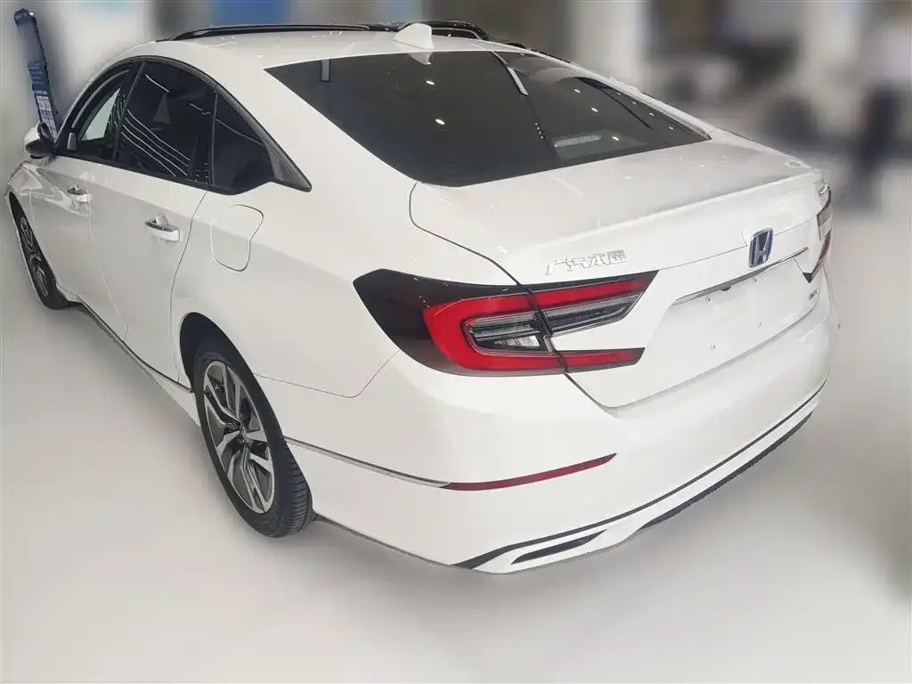 Honda Accord — фото 6