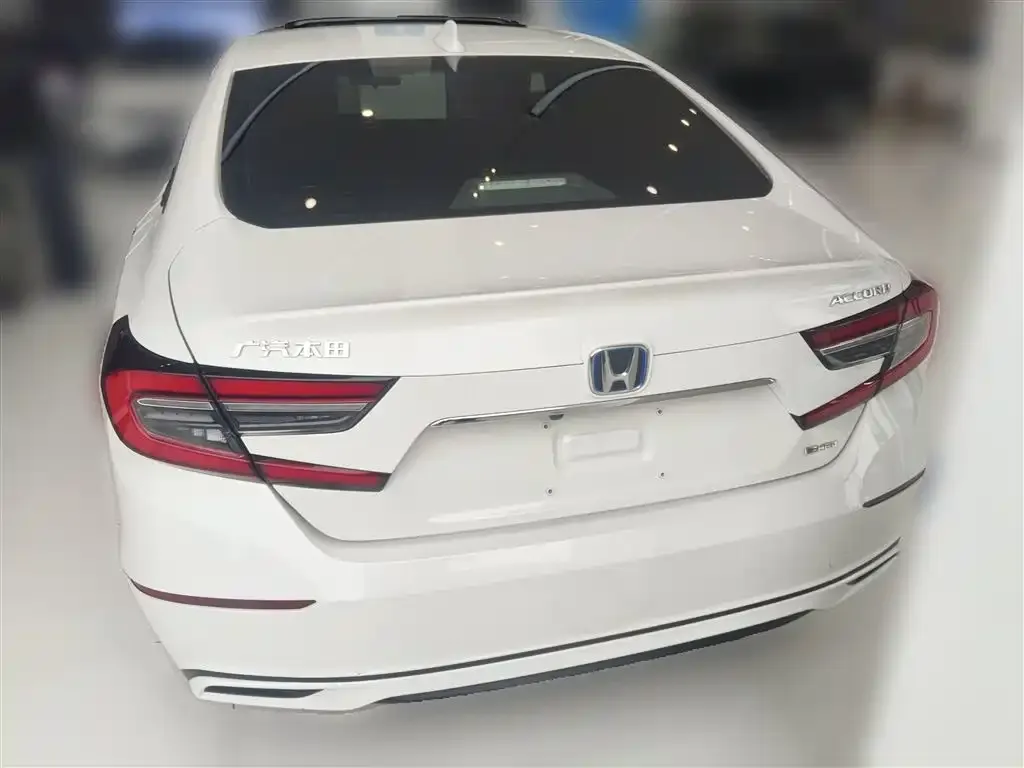 Honda Accord — фото 8