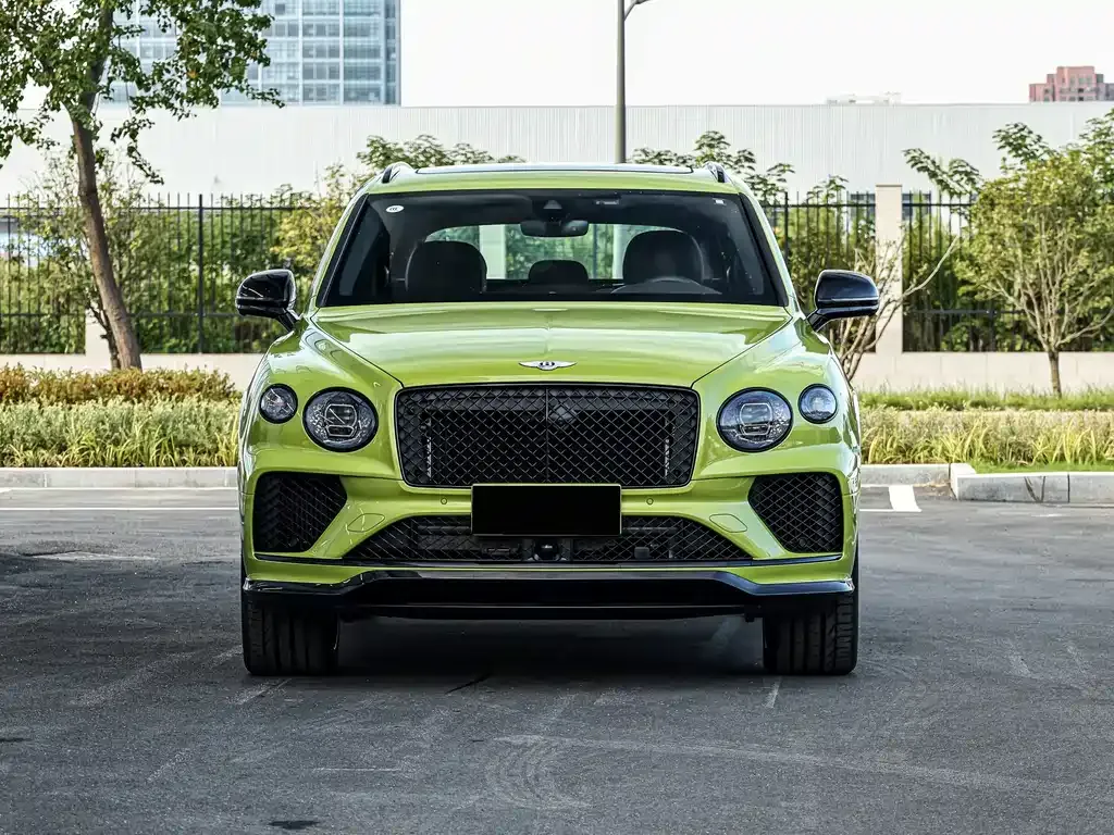 Bentley Bentayga — фото 1