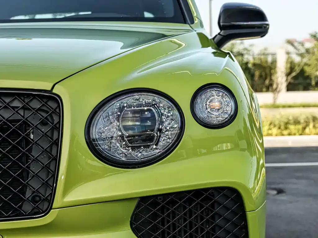 Bentley Bentayga — фото 3