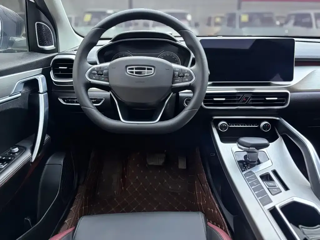 Geely Binyue — фото 10