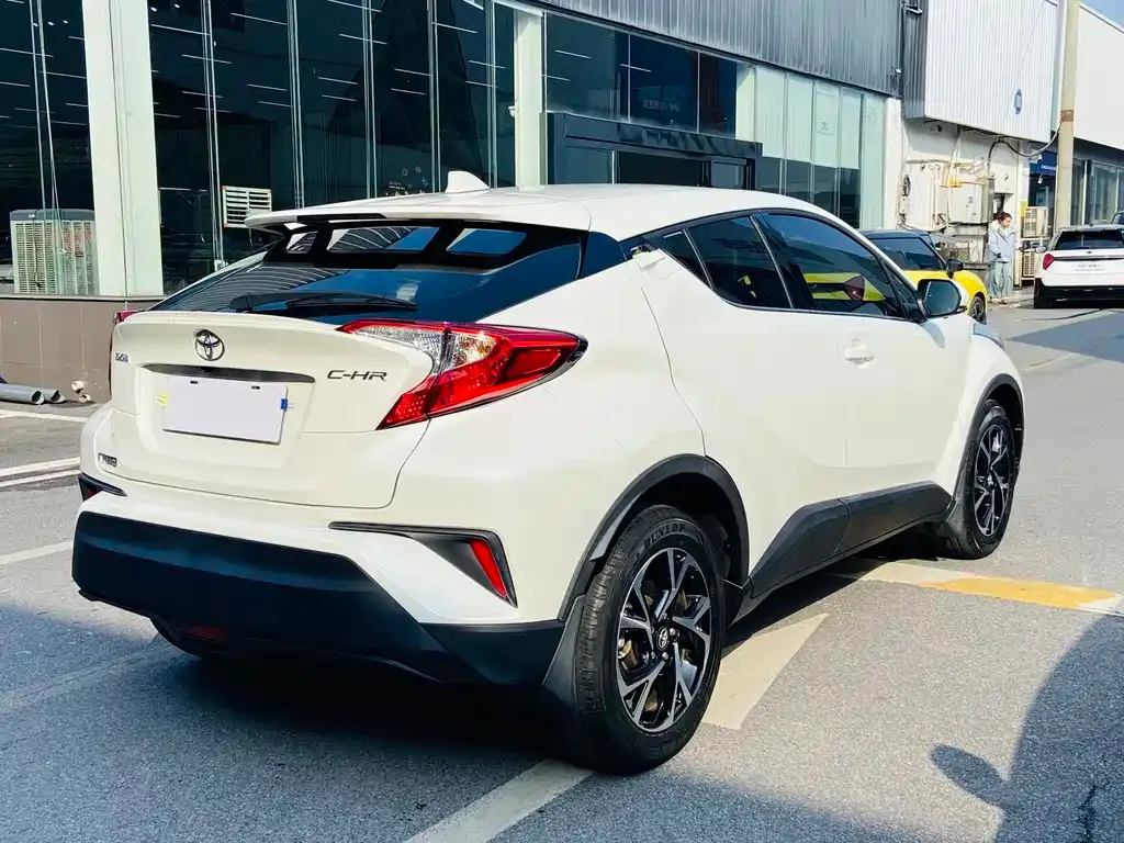 Toyota C-HR — фото 3