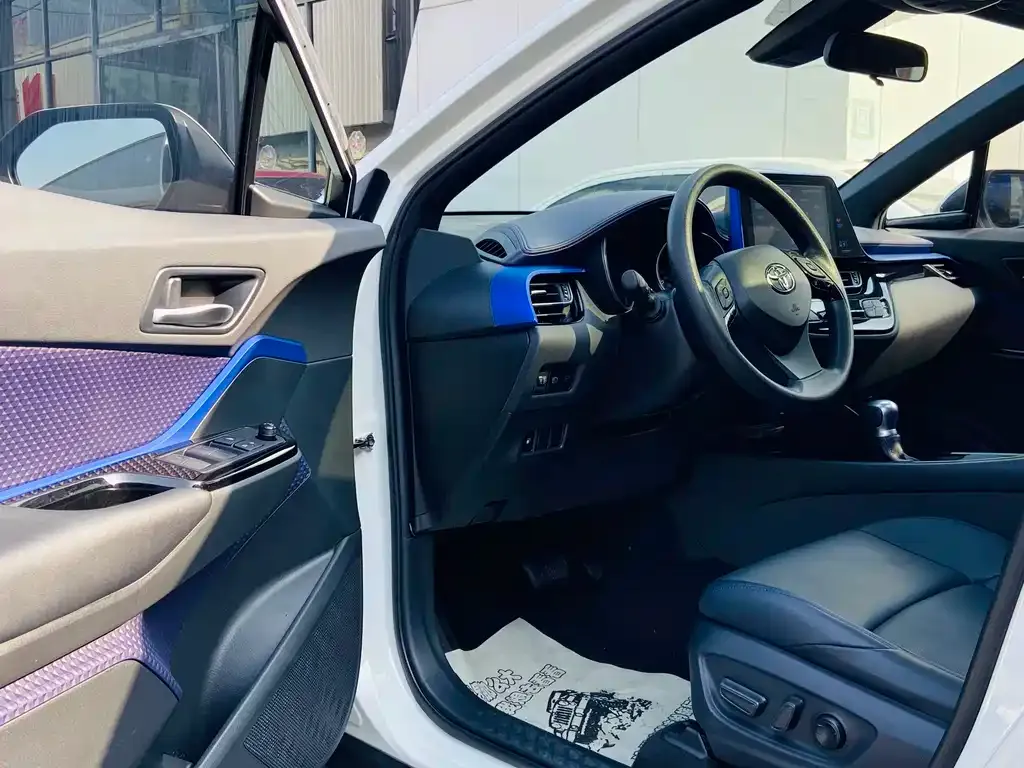 Toyota C-HR — фото 6
