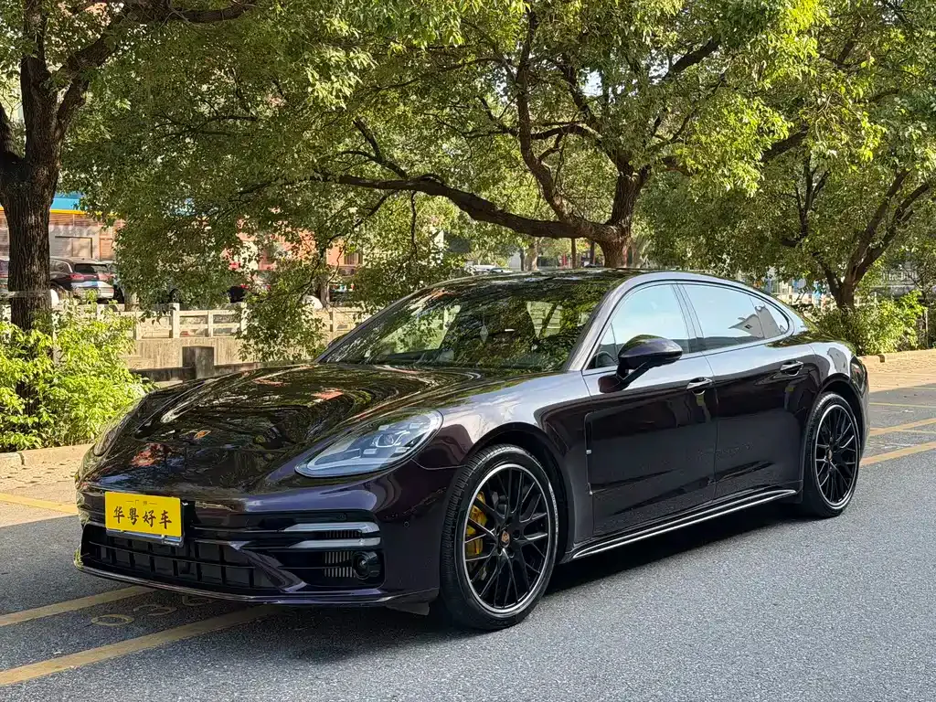 Porsche Panamera — фото 1