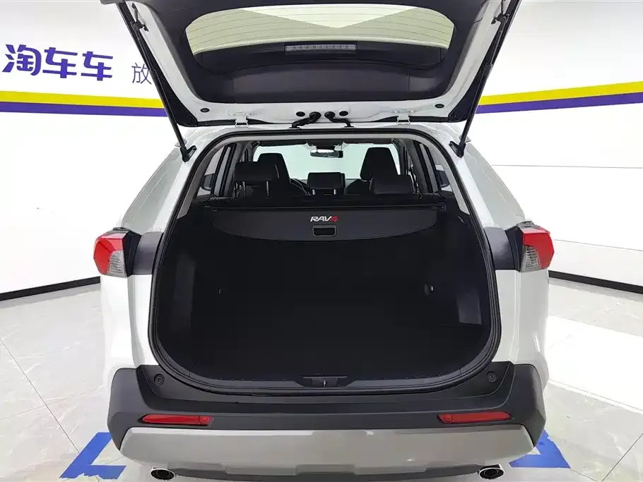 Toyota RAV4 2021 из CN, фото 3