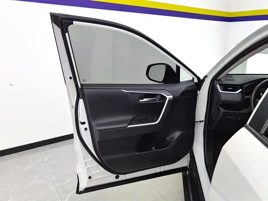 Toyota RAV4 2021 из CN, фото 5