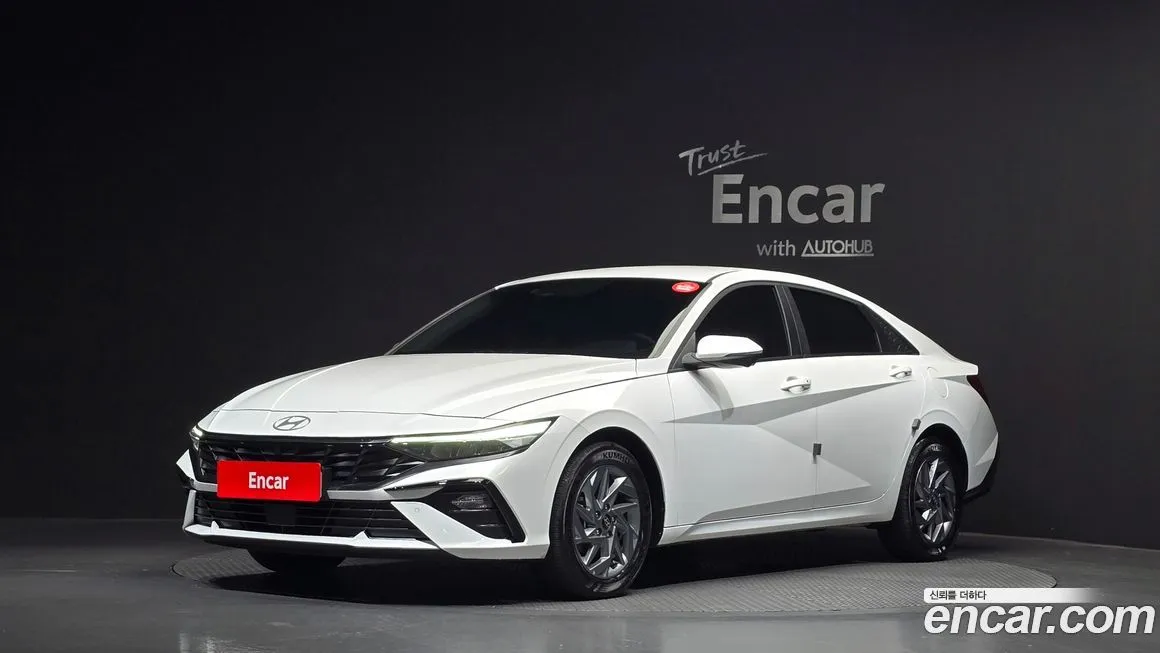 Hyundai AVANTE — фото 1