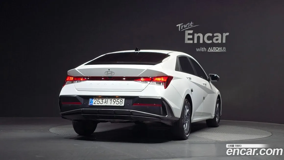 Hyundai AVANTE — фото 3