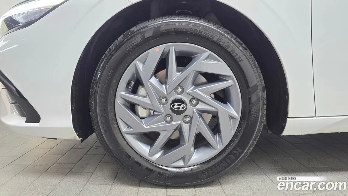 Hyundai AVANTE — фото 4