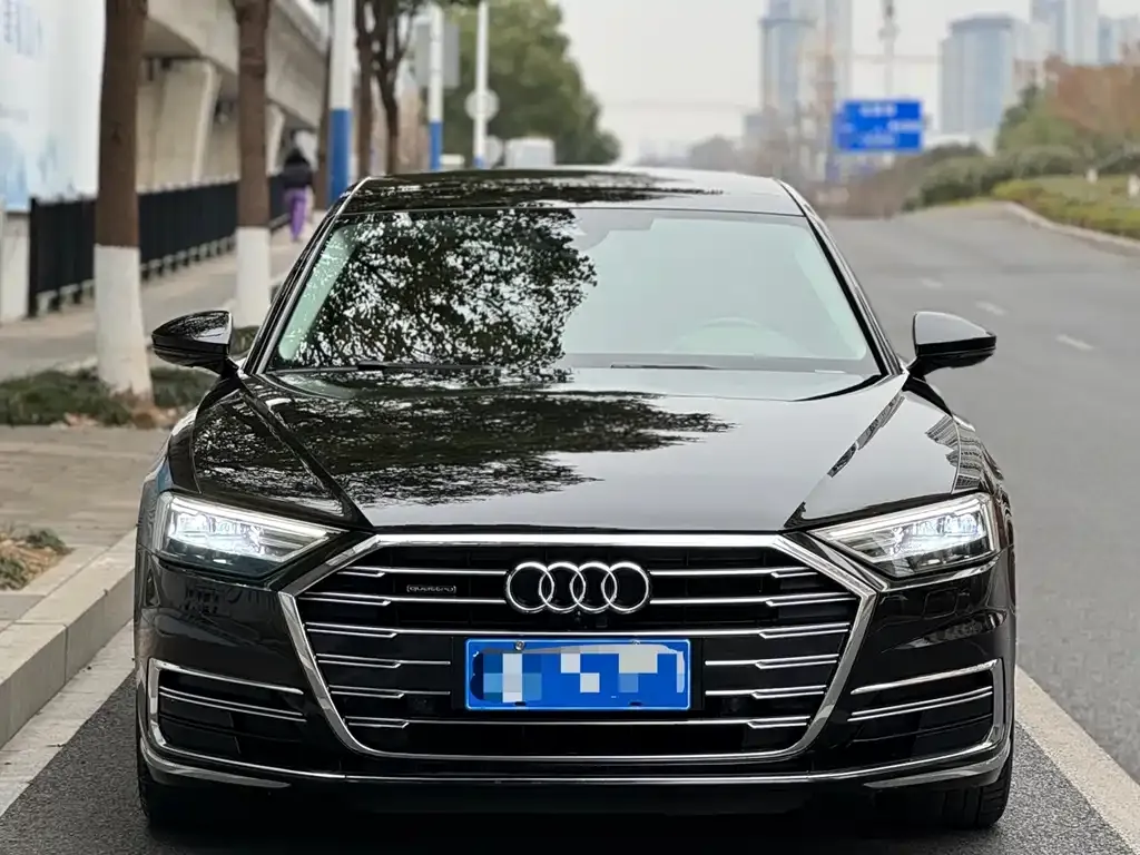 Audi A8 — фото 4