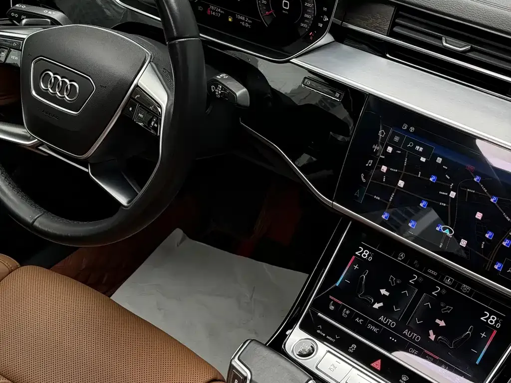 Audi A8 — фото 9