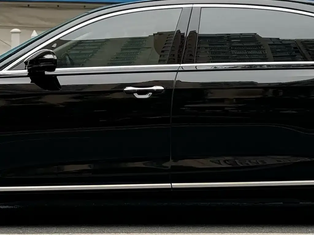 Audi A8 — фото 2