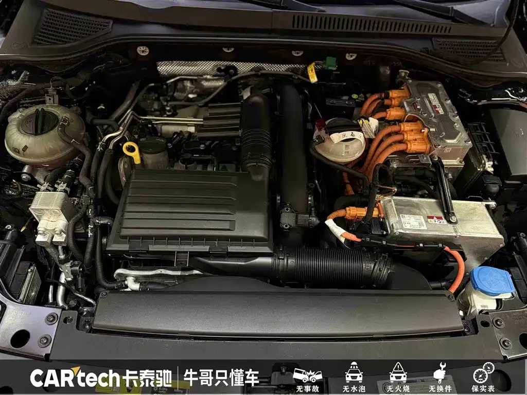 Volkswagen Passat New Energy — фото 8