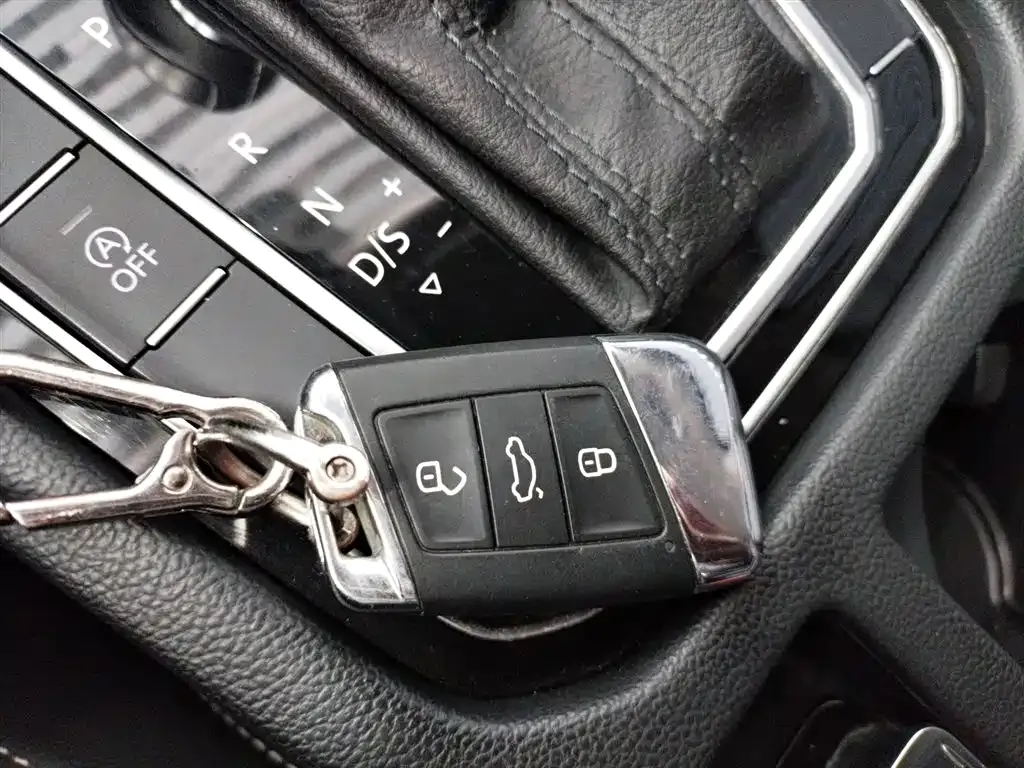 Volkswagen Magotan 2022 из CN, фото 5