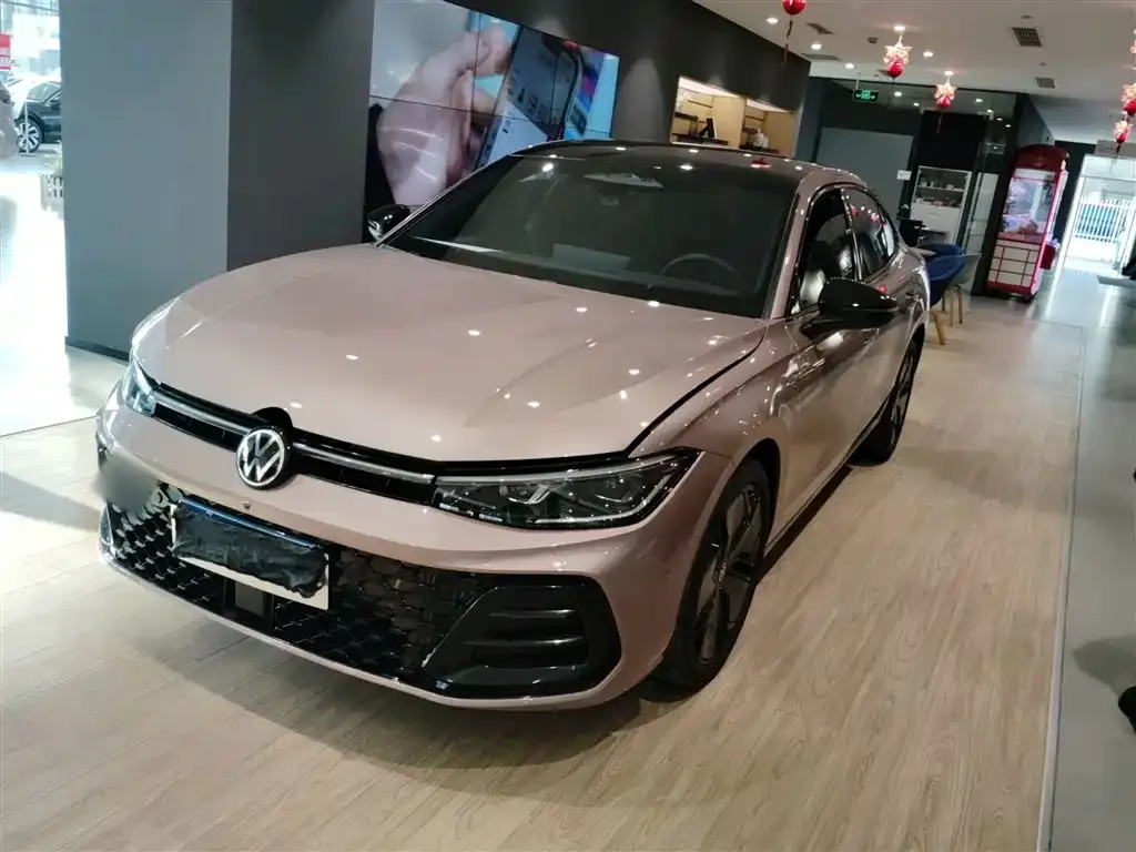 Volkswagen Passat — фото 1
