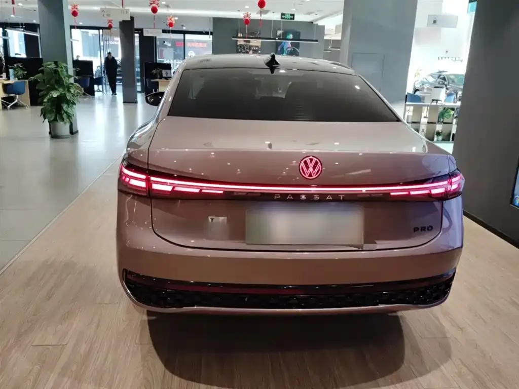 Volkswagen Passat — фото 4