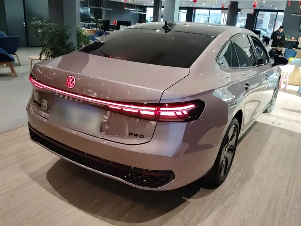 Volkswagen Passat — фото 8