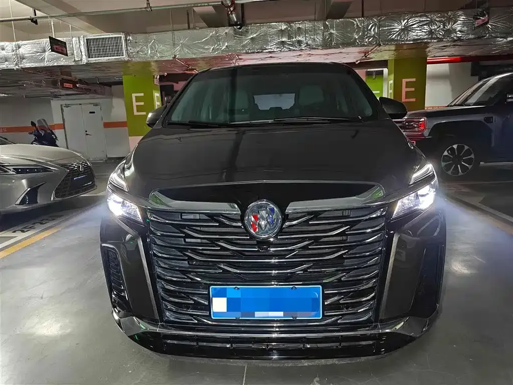 Buick GL8 2023 из CN, фото 2