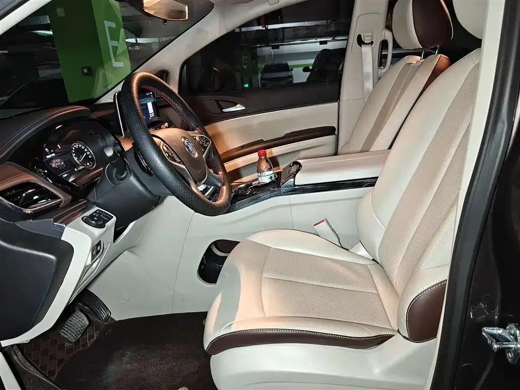 Buick GL8 2023 из CN, фото 9