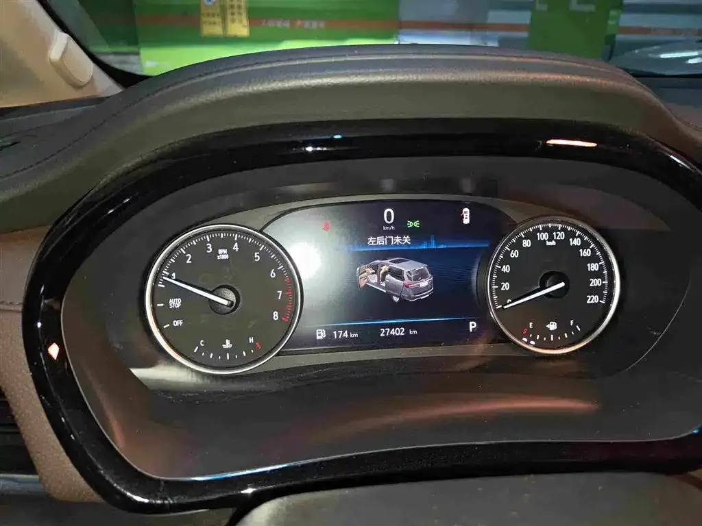 Buick GL8 2023 из CN, фото 10