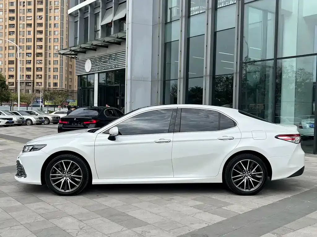 Toyota Camry 2023 из CN, фото 9