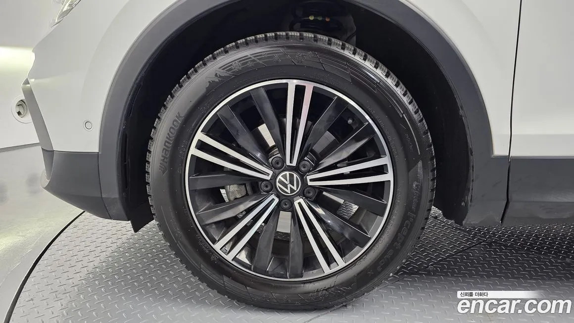 Volkswagen Tiguan 2024 из KR, фото 9