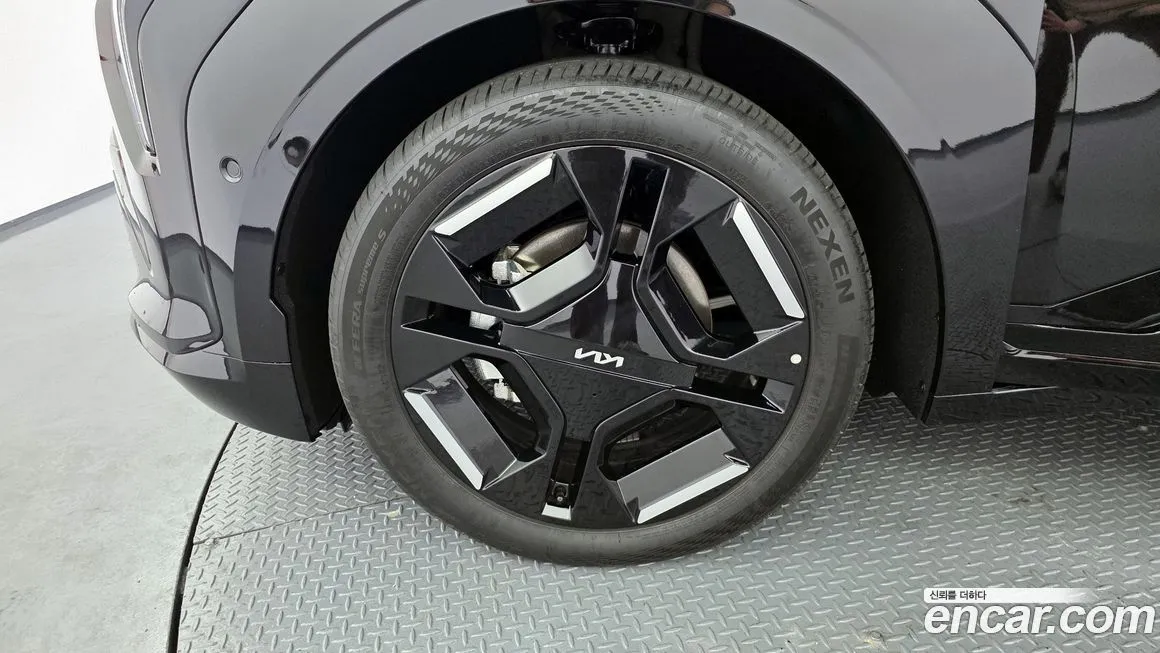 Kia EV3 — фото 8