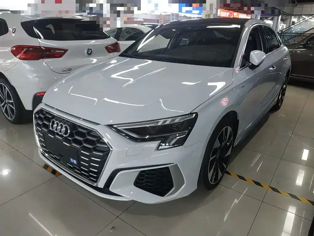 Audi A3 — фото 1