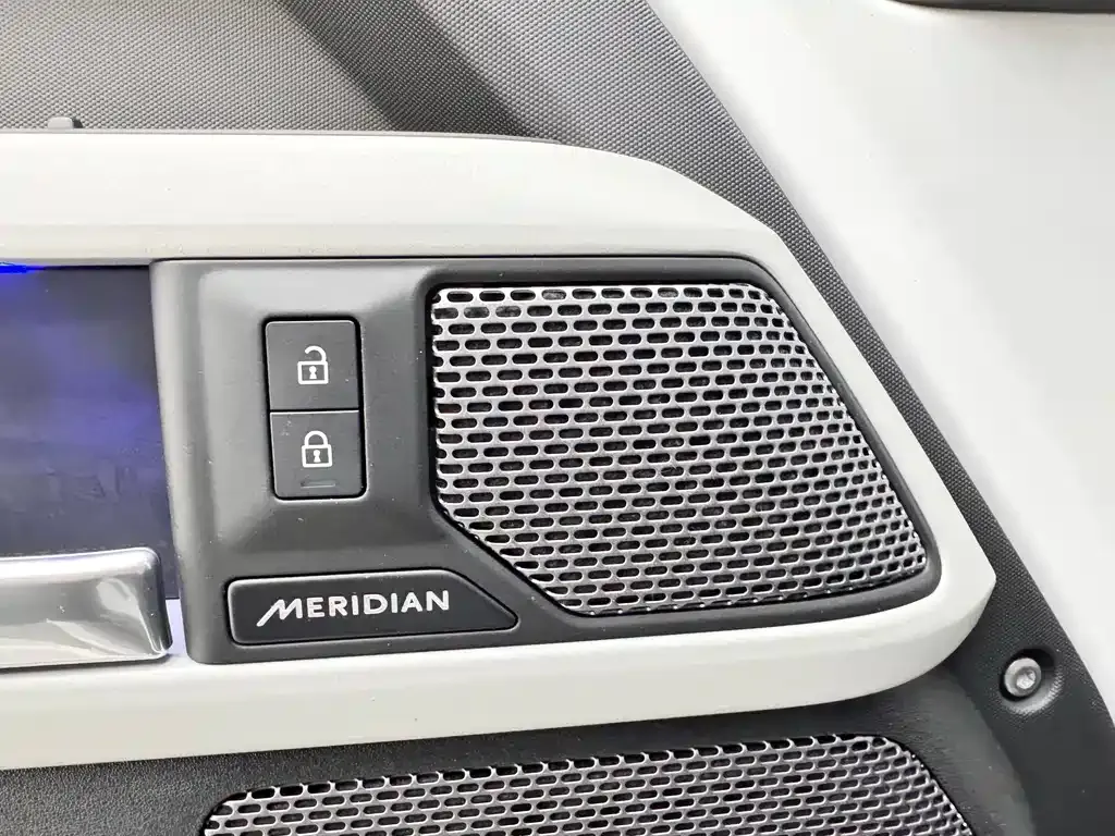 Land Rover Defender 2024 из CN, фото 10