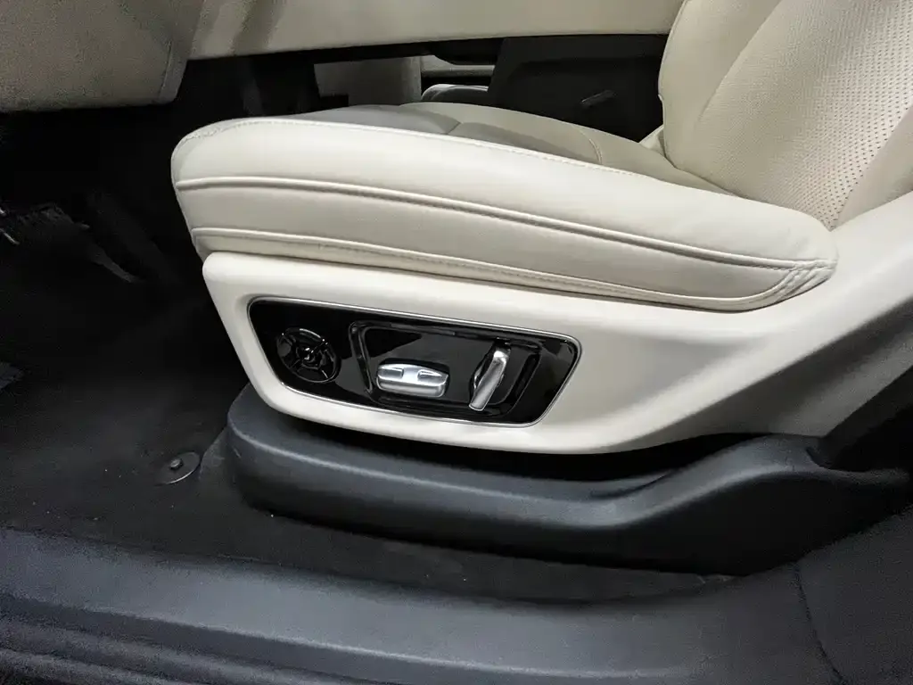 Li Auto L8 2024 из CN, фото 3