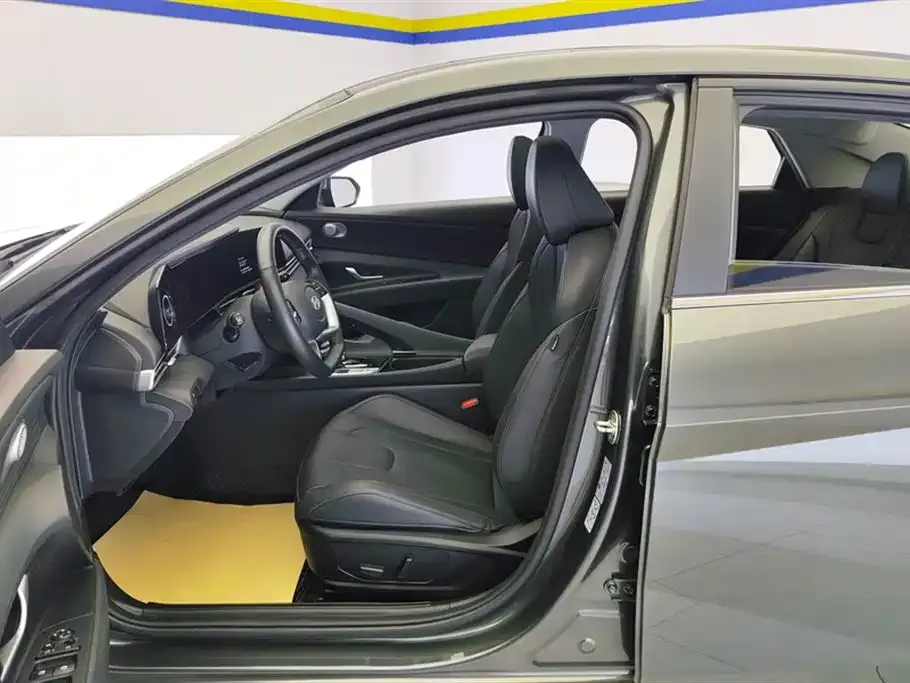 Hyundai Elantra 2024 из CN, фото 10