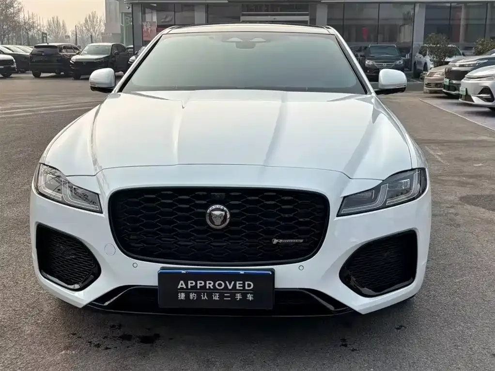 Jaguar XFL — фото 10