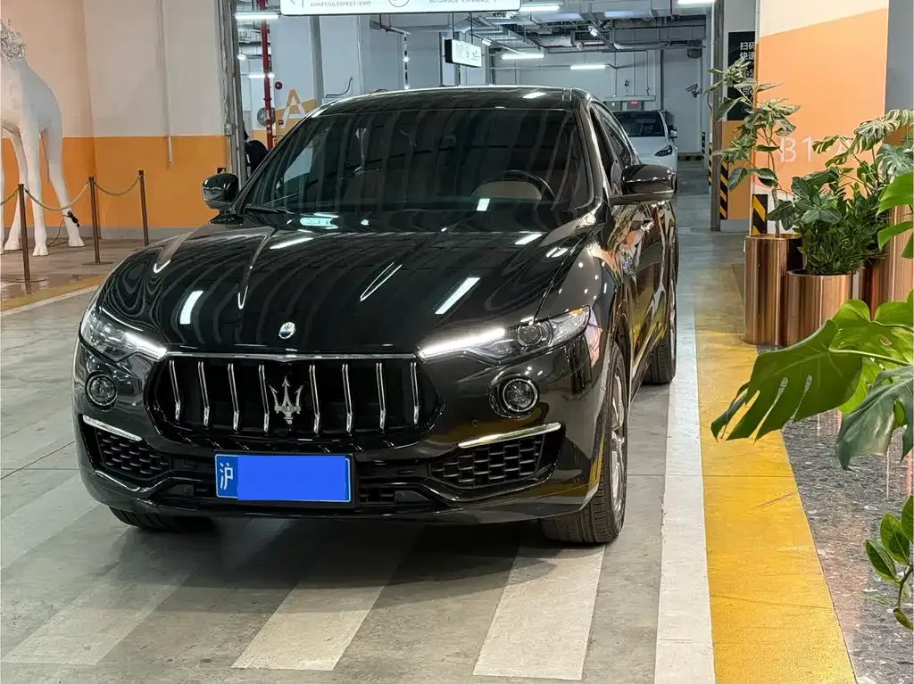 Maserati Levante — фото 1
