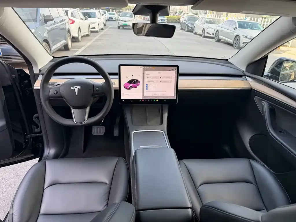 Tesla Model Y — фото 4