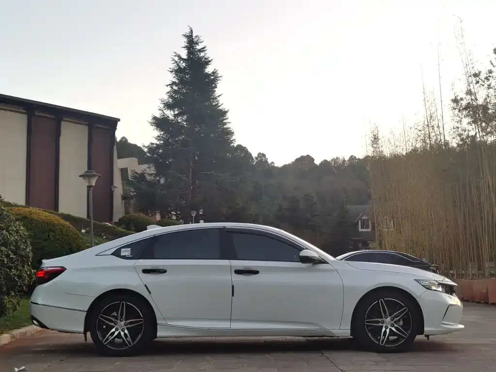 Honda Inspire — фото 10