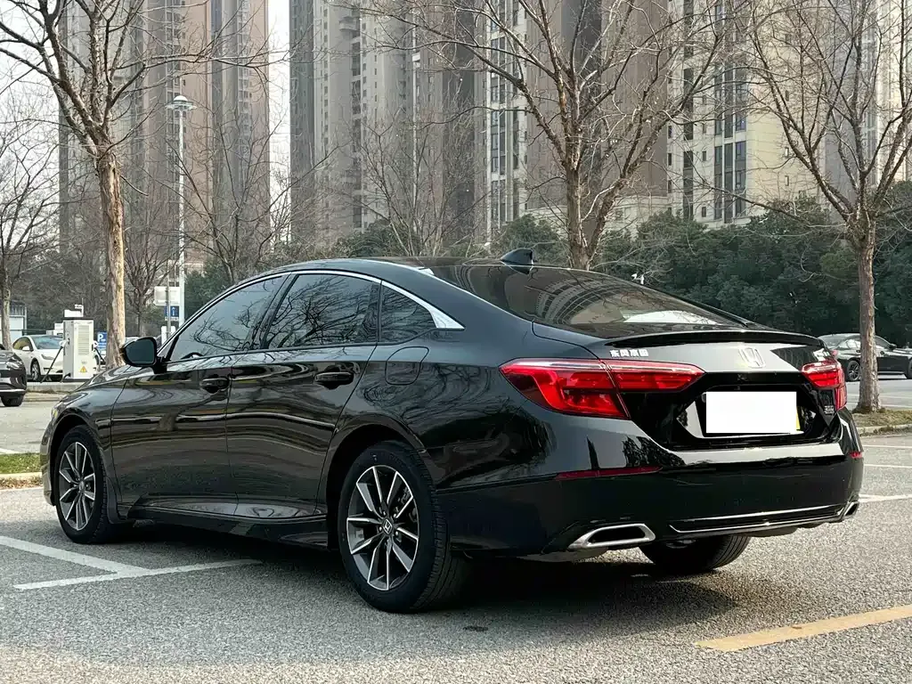 Honda Inspire — фото 8