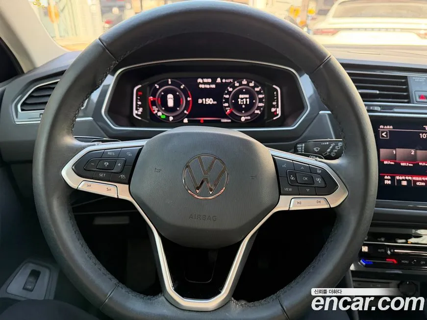 Volkswagen Tiguan — фото 9