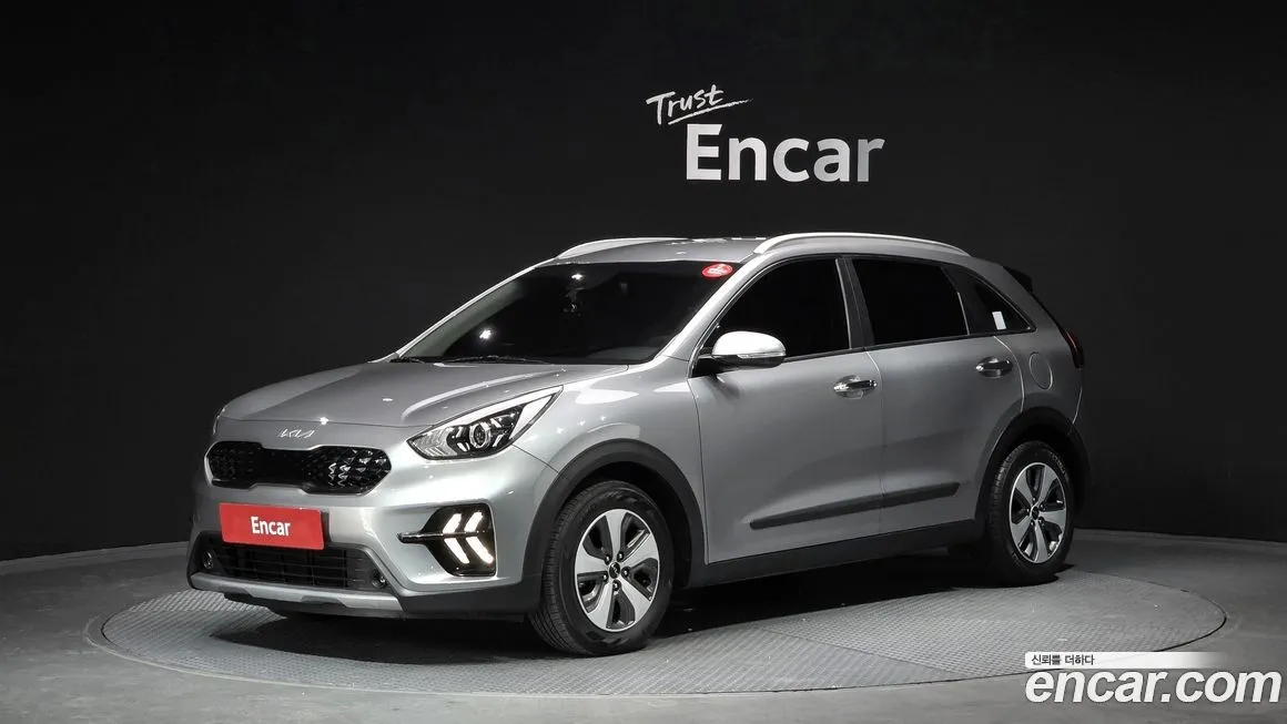 Kia Niro — фото 1