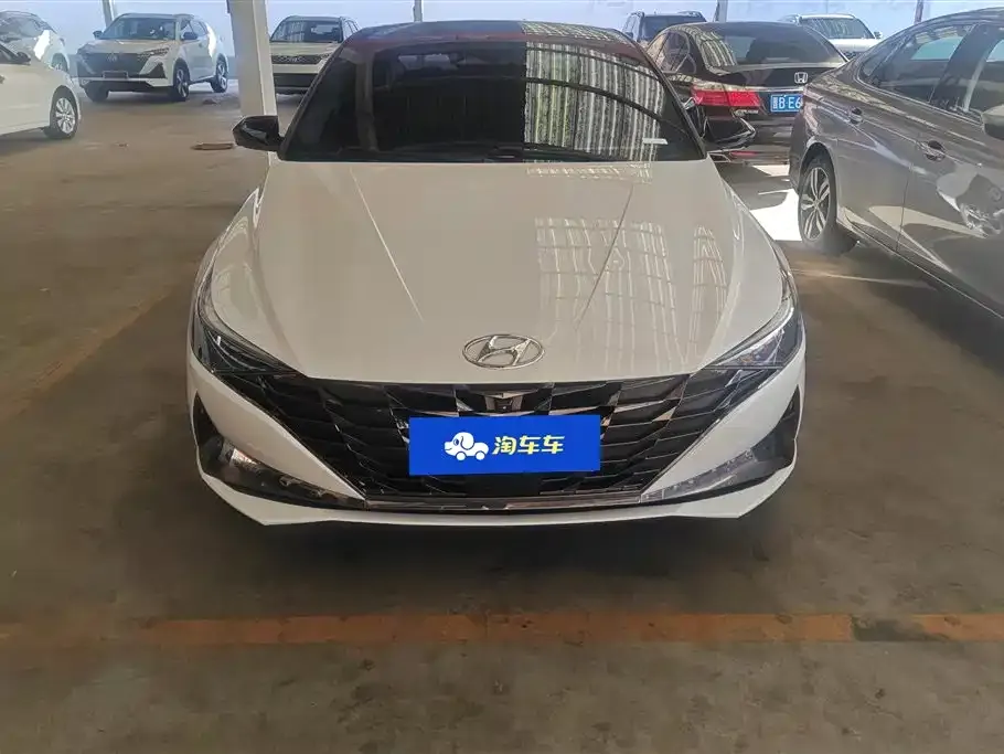 Hyundai Elantra — фото 3