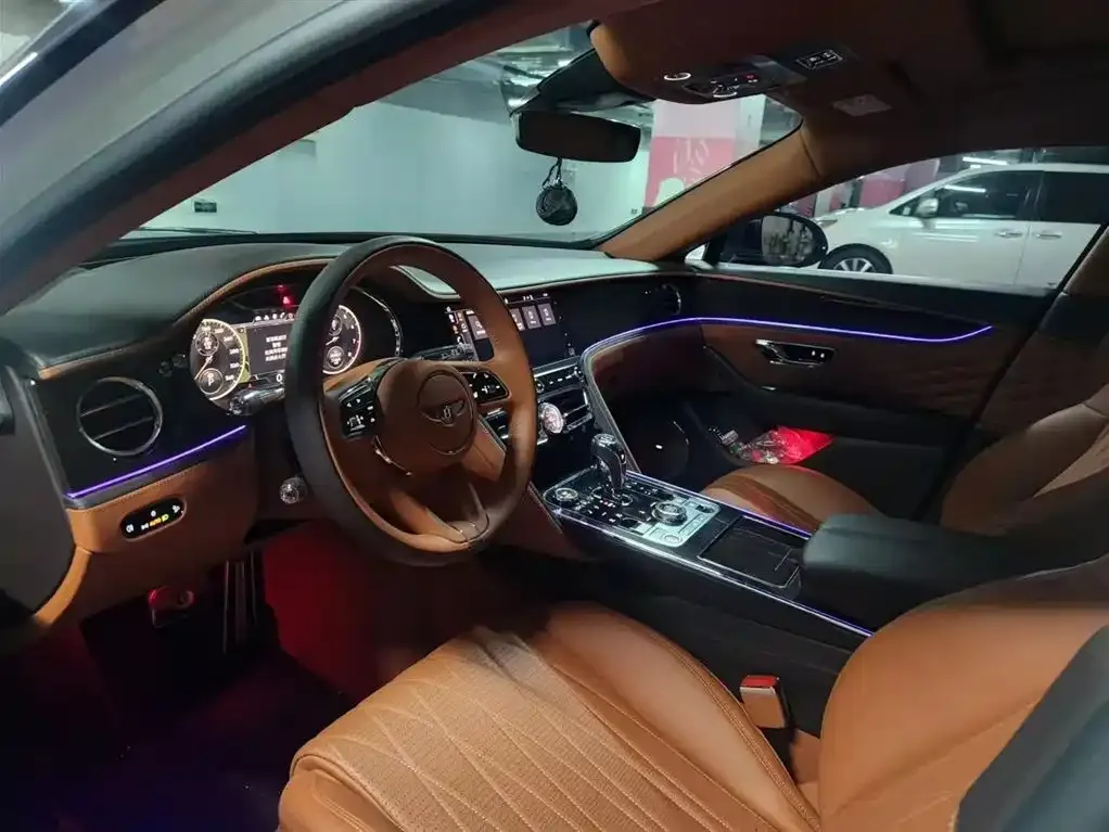 Bentley Flying Spur — фото 5