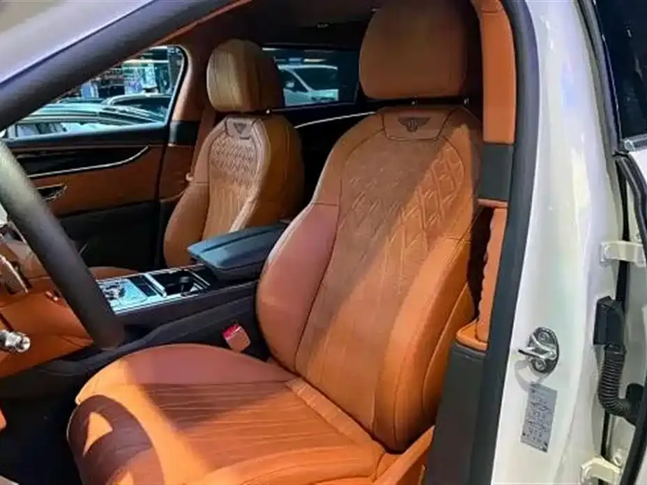 Bentley Flying Spur — фото 4