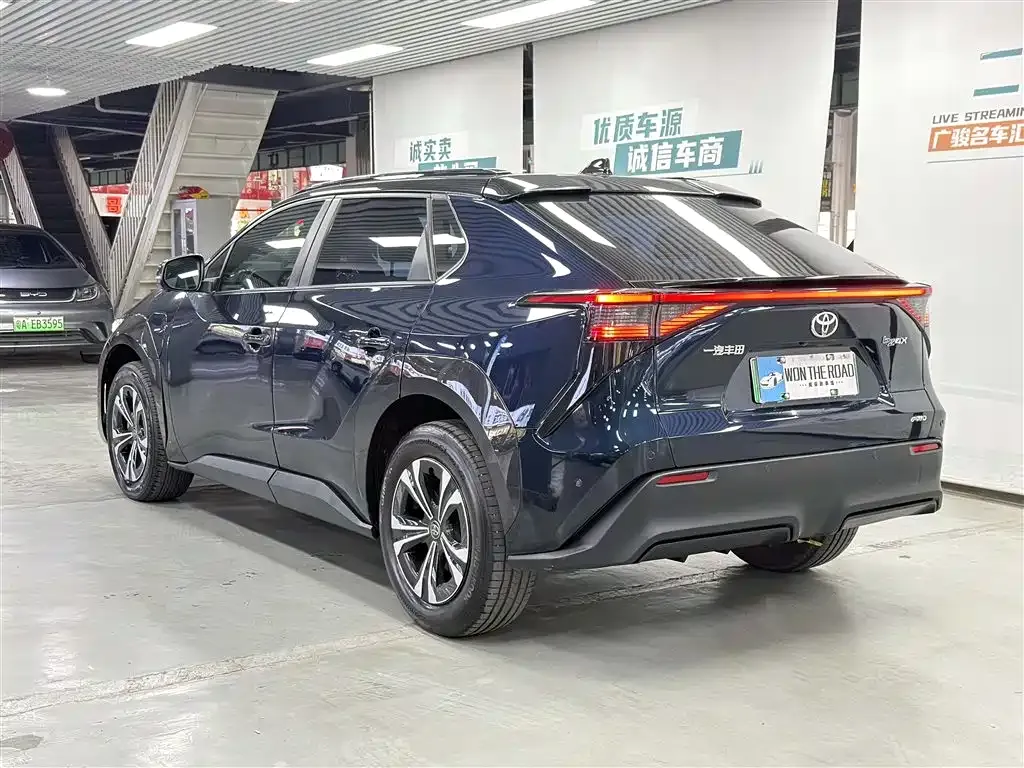 Toyota bZ4X 2022 из CN, фото 3