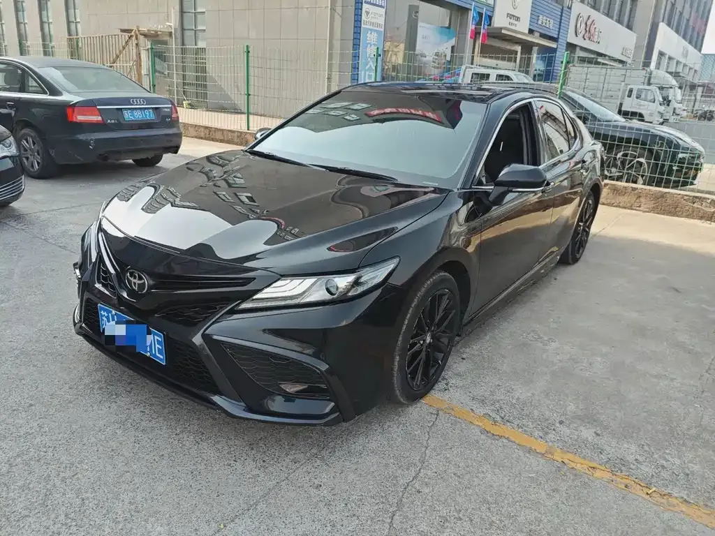 Toyota Camry 2023 из CN, фото 1