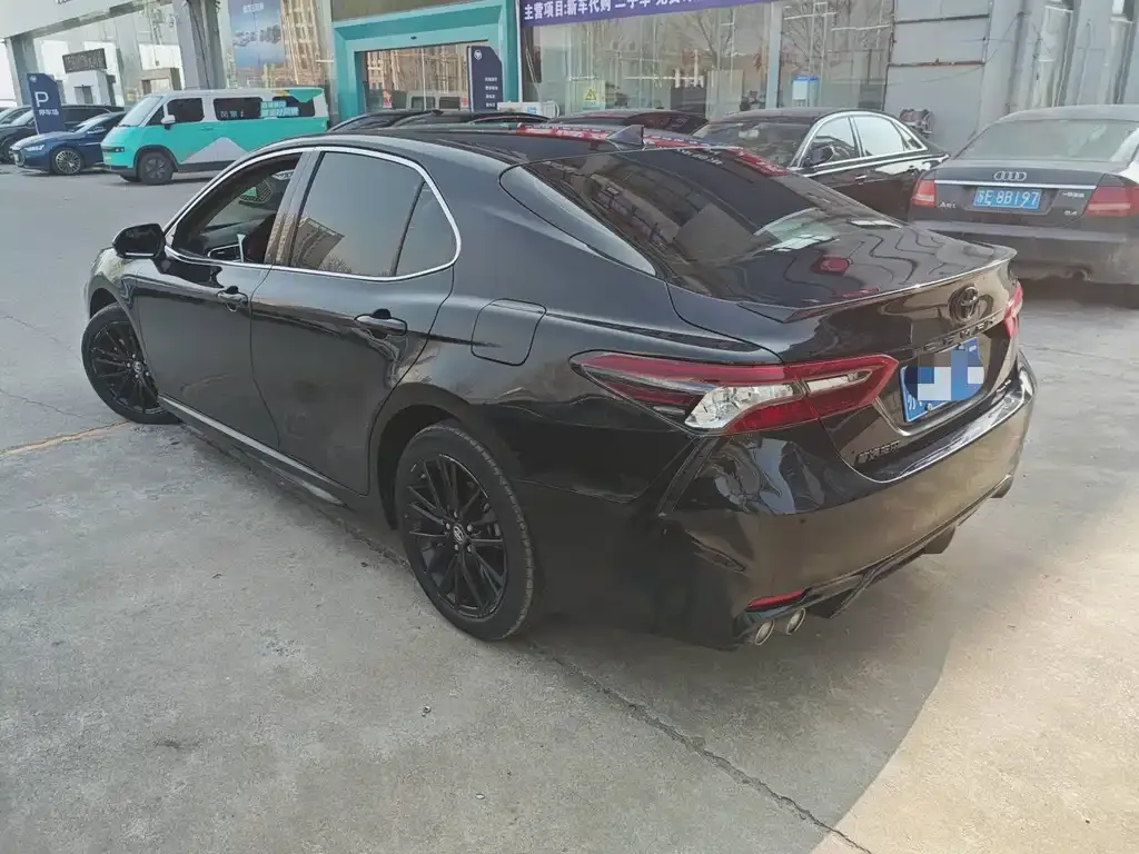 Toyota Camry 2023 из CN, фото 4