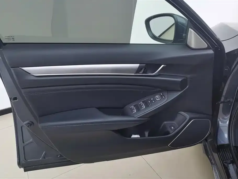 Honda Accord — фото 9
