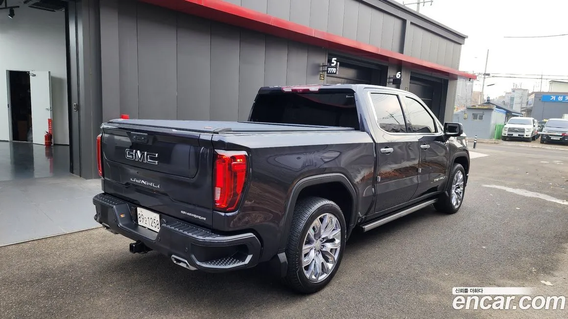 GMC Sierra — фото 9