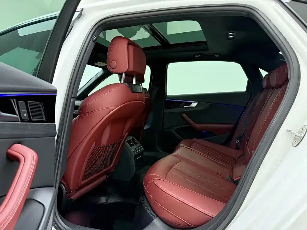 Audi A4L 2023 из CN, фото 8