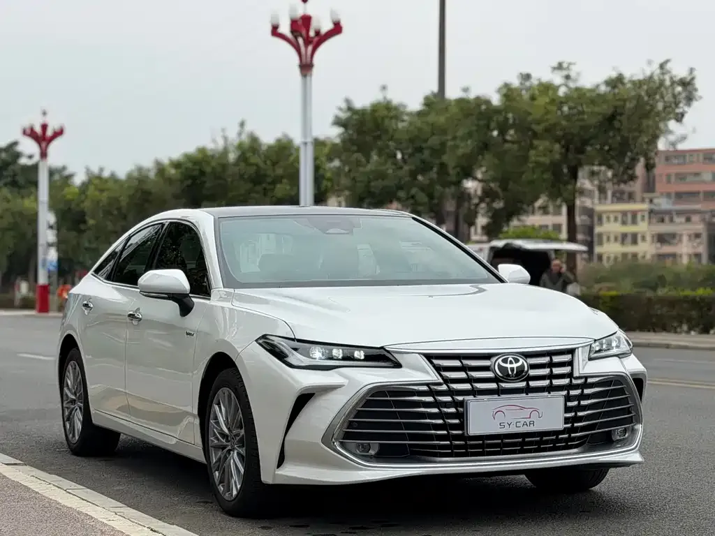 Toyota Avalon — фото 2