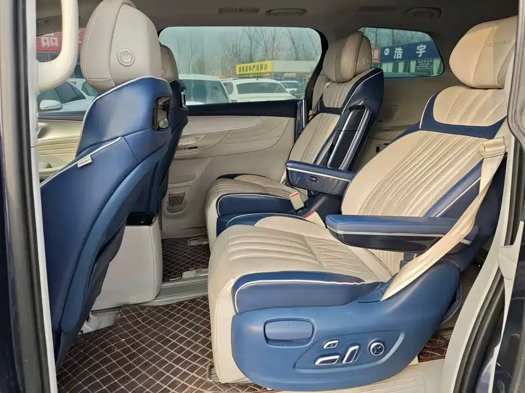Roewe iMAX8 2022 из CN, фото 2